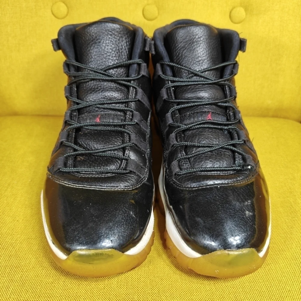 Air Jordan XI Retro Basketball Black White Sneakers Men's Size 10